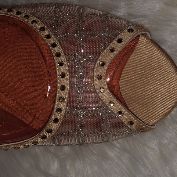 Nina Gold Evening Heels - Picture 5 of 8